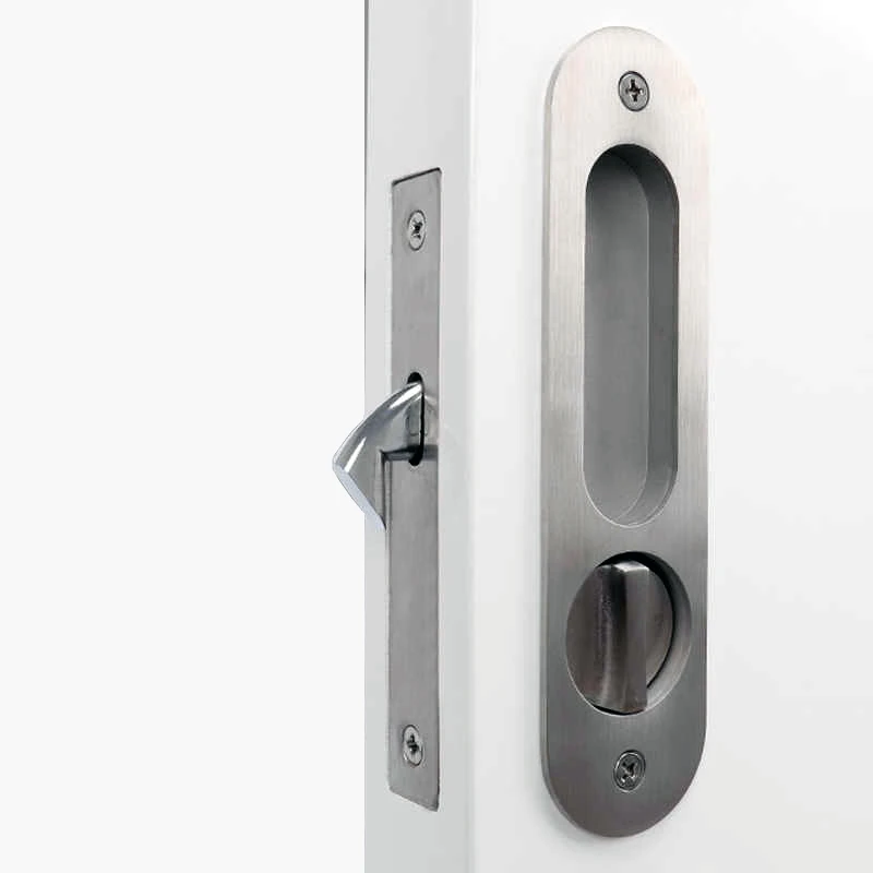 Recessed handle with lock